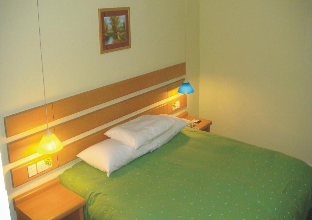Home Inn Guangzhou Guangdong University Of Foreign Studies Baiyun Avenue Εξωτερικό φωτογραφία