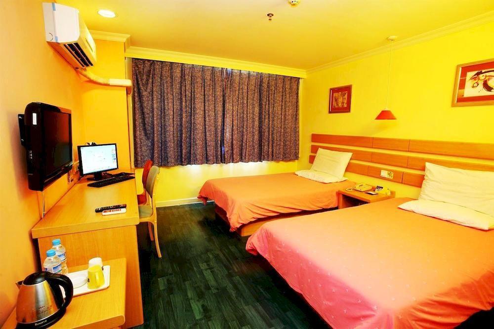 Home Inn Guangzhou Guangdong University Of Foreign Studies Baiyun Avenue Εξωτερικό φωτογραφία